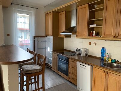 Predaj 2-izbového bytu s garážou, Bratislava I