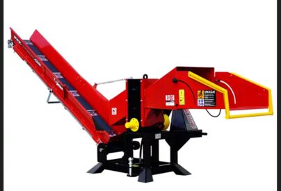 Špalíkovač za traktor REMET R-100 + pásový dopravník 2,3 m