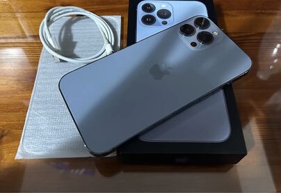 Mám na predaj iPhone 13 pro max serrie blue , 256g