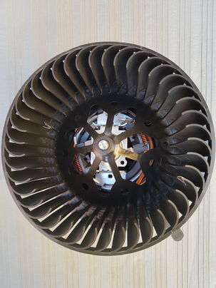 Vnútorný ventilátor originál do palubnej dosky