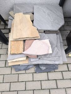 Darujem kusy kamennej dlažby