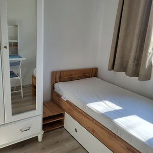 ???? Prenájom kompletne zariadenej garzónky – Majerská ulica,