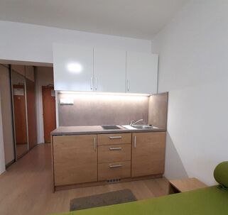 Prenájom zariadenej garsónky na Bajkalskej ul.