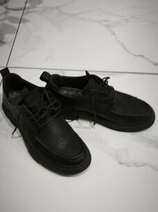 Predám čierne topánky, raz obuté !