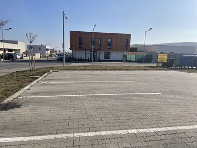 Parkovacie miesto štvrť Hroznová ul. Nové Mesto nad Váhom