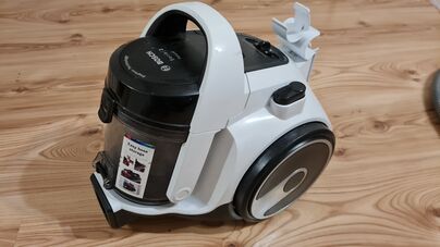 Vysavač bezvreckový BOSCH Pure Air