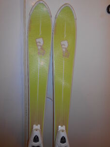 carvingové lyže Salomon 160cm, viazanie Salomon L10