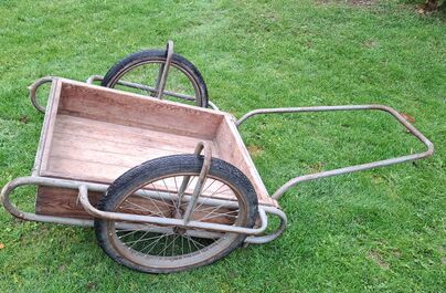 Prepravný vozík kára.