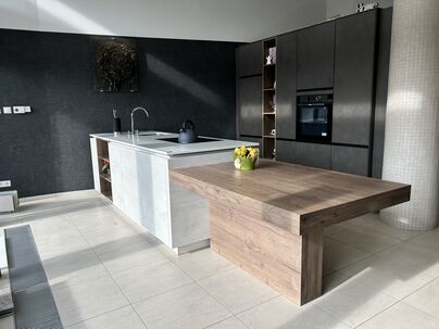 Kuchynská zostava ( ostrov)