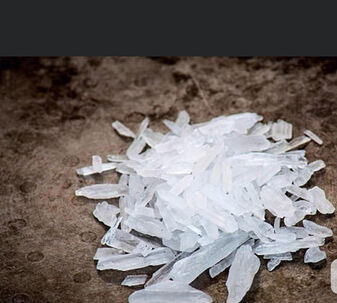 Kúpte si metamfetamín, mefedrón, GHB, MDMA, efedrín, ketamín