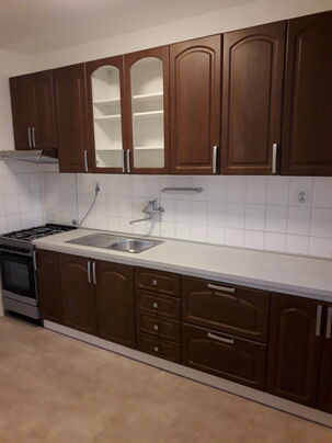 Prenájom priestranného 4-izbového bytu – Martinengova uli