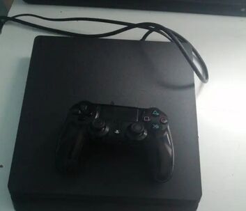 Predám PS4 pro 1TB