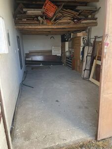 Garaz s pivnicou a elektikou (bez pozemku)