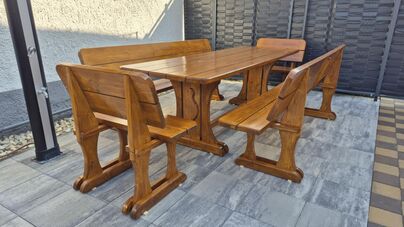 Masívne záhradné sedenie