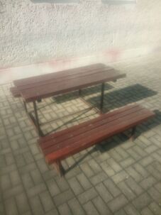 Predám záhradnú lavicu na chatku 1 ks 100€.