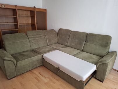 Olivový rozkladací gauč na predaj