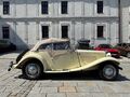 Veterán MG vyrobený 1952, na bielych ŠPZ